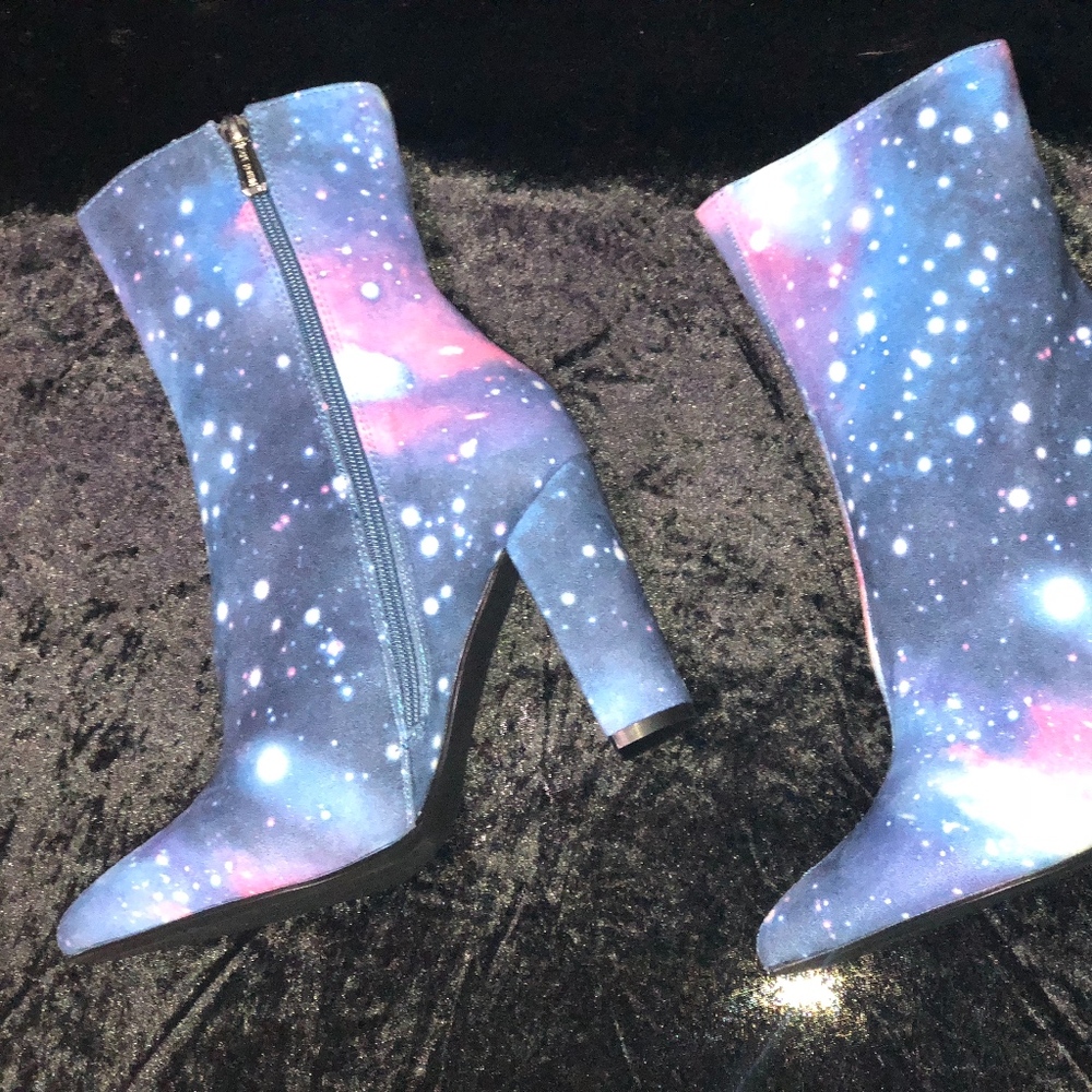 ☔️PURPLE BLUE GALAXY BOOTIES☔️